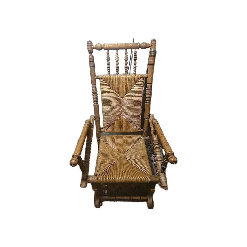 Mecedora rústica antigua del siglo XIX tallada a mano torneada Foto 1 de 4