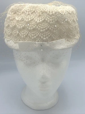 Vtg Off White Lace Bow Rhinestone Pillbox Bride Church Hat Cream Mesh Vail - Image 1 of 4