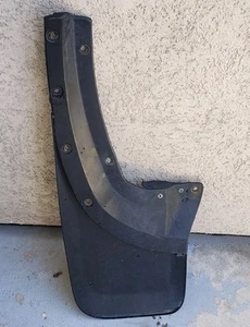 2003-2005 TOYOTA 4RUNNER REAR RIGHT SPLASH SHIELD MUD FLAP GUARD OEM - Foto 1 di 3