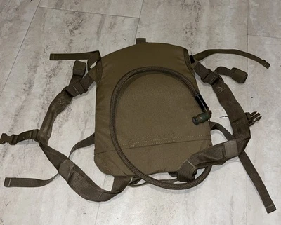 Sistema de hidratación de bajo perfil Source Tactical Gear Rider (Coyote, 3 litros) Foto 1 de 2