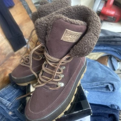 Botas de invierno Sperry Snug Harbor con cuña con cordones cuero marrón piel de oveja talla 6,5 Foto 1 de 3