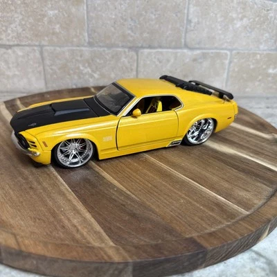 Jada DUB CITY Big Time Muscle - Ford Mustang Boss 429 1970 amarillo fundido a presión 1:24 Foto 1 de 4