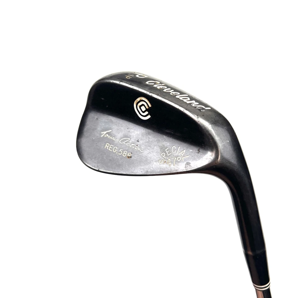 Cleveland 588 Tour Action Pitching Wedge / 47 Degree / Dynamic Gold Wedge Flex - Image 1 of 4
