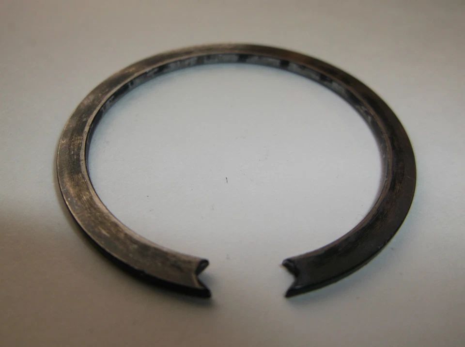 YAMAHA YZF-R1 1998,1999,2000,2001,2002,2003 CIRCLIP # 93440-32063-00 Foto 1 de 1