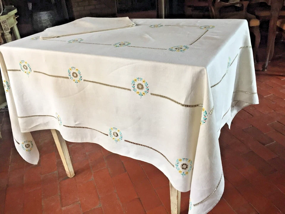 Mantel de algodón bordado hecho a mano de colección de los años 40 + 8 servilletas florales del suroeste Foto 1 de 4