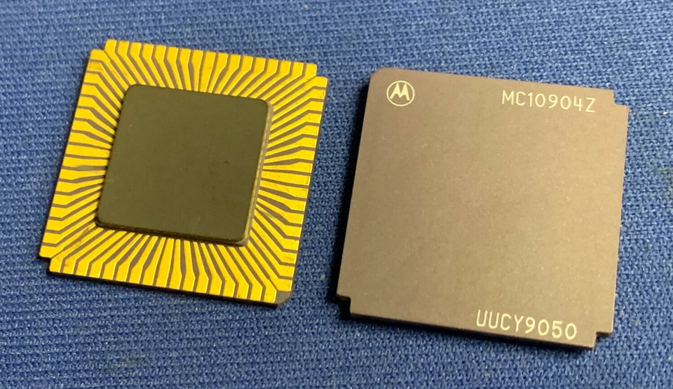 MC10904Z MC10904 MOTOROLA GOLD PLCC VINTAGE 1990 NEW COLLECTIBLE LAST ONES QTY-1 - Image 1 of 1