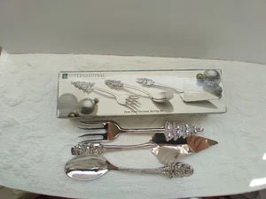 Vintage INTERNATIONAL Silver Plate  Three Piece Christmas Serving Set - Picture 1 of 4