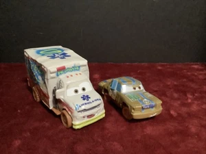 Disney Pixar Cars 3 Thunder Hollow Crazy 8 Crashers Dr. Damage And T-Bone - Imagen 1 de 12