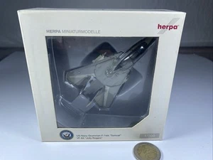 O926 HERPA 1/200 US Navy Grumman F-14A Tomcat VF-84 Jolly Rogers Nr 551502 - Bild 1 von 6