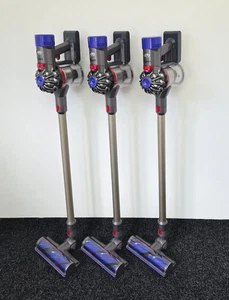 Reconditioned Dyson V8 Cordless handheld vacuum cleaner with anti-tangle head - Picture 1 of 13