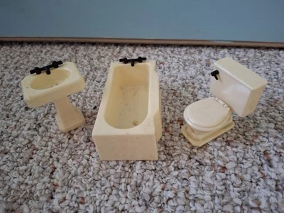 RENWAL Vintage Dollhouse BATHROOM 3 pc. Furniture - Image 1 of 2