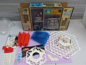 Mattel 1968 Major Matt Mason Man in Space Station Excellent Complete with BOX - Picture 1 of 9