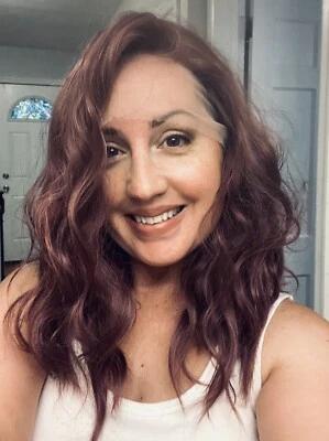 Pelucas de cabello sintético púrpura ahumado “Grapey Gemma” frente de encaje ondulado de 16 pulgadas Foto 1 de 4