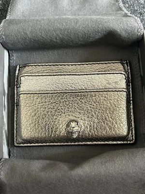 ALEXANDER MCQUEEN METALLIC SILVER LEATHER CARD HOLDER WITH SKULL - Image 1 of 4