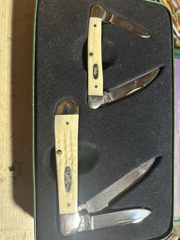 CASE XX (2000) Wharncliffe 62109w 6249WSet CUCHILLO DE BOLSILLO JUEGO DE CAJA DE HOJALATA COMO NUEVO SIN USAR Foto 1 de 4