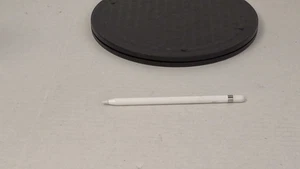 crayon pomme 1ère génération - Photo 1/1