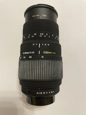 Sigma AF 70-300mm F4-5.6 APO DG Macro Lens Pentax #G584 - Image 1 of 4