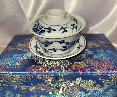 Vtg Gaiwan Porcelain Teacup Set Wht/Blue Floral Pattern Blue Lotus 3 Pieces - Image 1 of 4