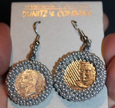 Lote # 338 Impecables Hechos a Mano Cuentas Monedas Reales Pendientes Colgantes en Tarjeta Foto 1 de 2