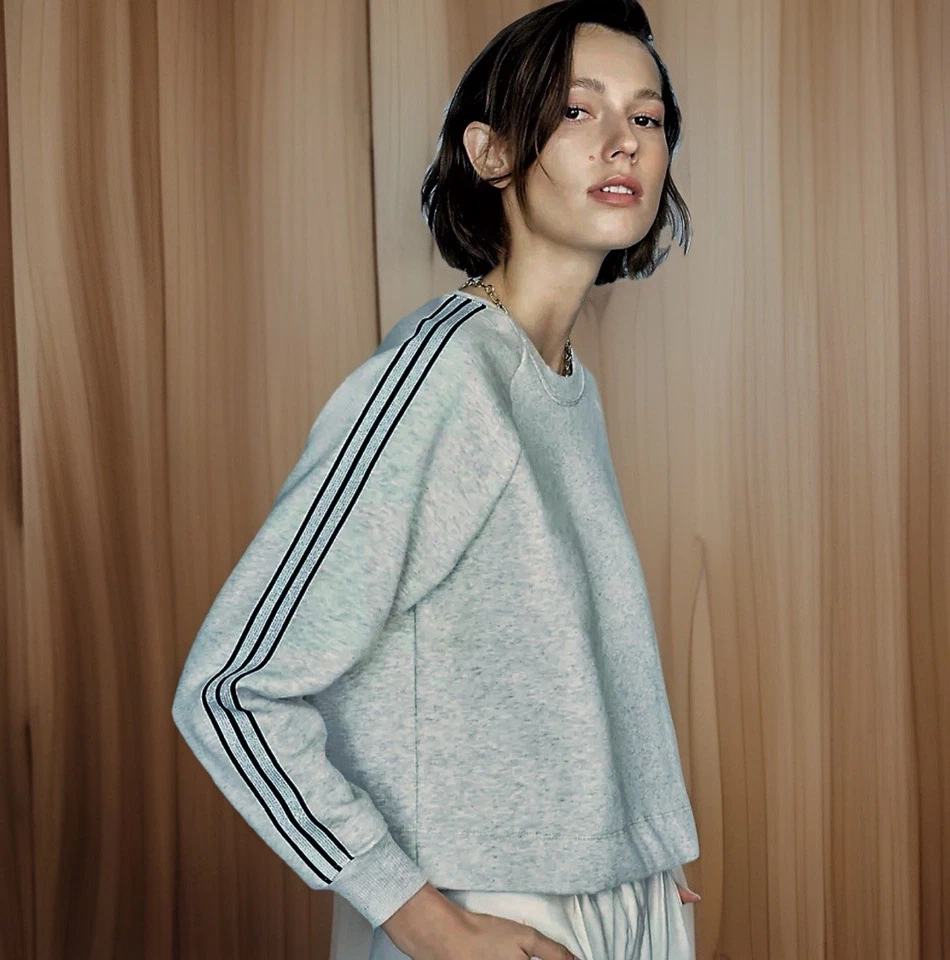 Sudadera MAEVE ANTHROPOLOGIE Mujer Gris Mediana Deportiva Plateada Rayas Cuello Redondo Foto 1 de 4