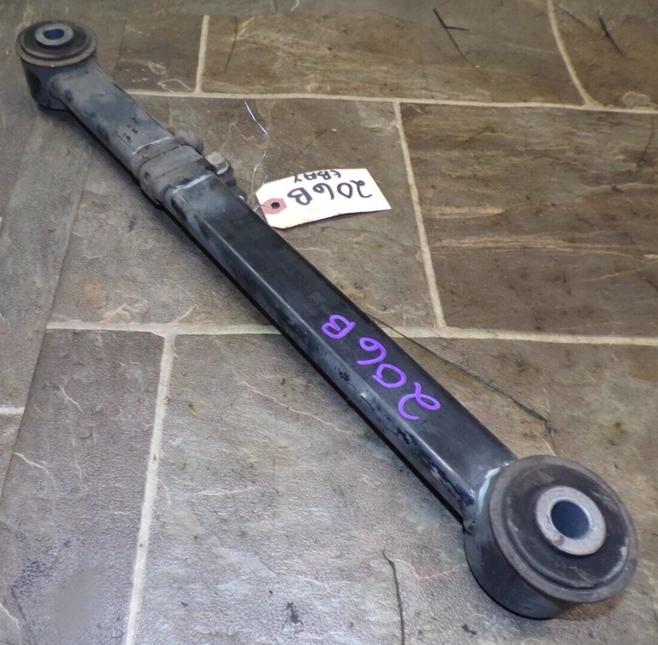 10-20 TAHOE YUKON ESCALADE BRAZO DE CONTROL SUPERIOR ESTAMPADO TRASERO LADO IZQUIERDO O DERECHO OEM Foto 1 de 4