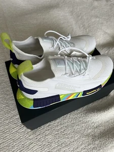 Nuevo en caja Adidas Nmd R1 Hombres Zapatos Tenis Blanco Arco Iris Orgullo Talla 9 Edición Limitada - Imagen 1 de 5