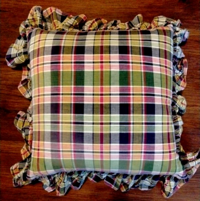 Almohada Ralph Lauren 15" a Cuadros Volantes Pluma de Ganso Inserto Hecho en EE. UU. Foto 1 de 4