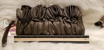 Bolso sin asas Candice gris (estaño) con flores de tela Foto 1 de 4