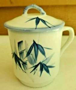 Asian Teacup With Lid Blue White Bamboo Tree Signed On The Bottom - Picture 1 of 11