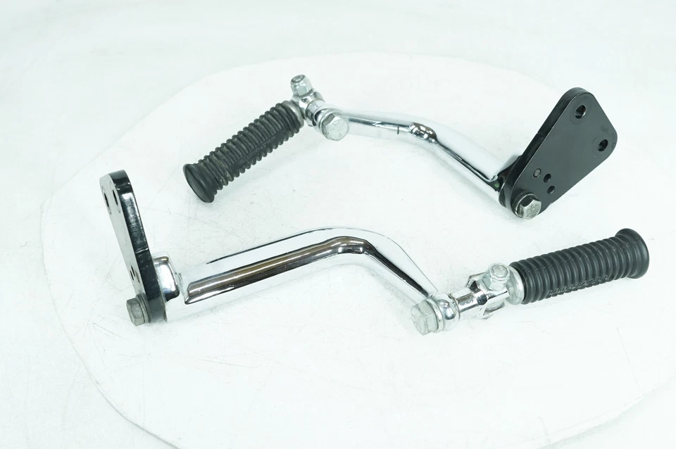 2005 Harley Sportster XL883 L 低原始设备制造商左脚休息钉支撑支架 — 第 1/4 张图片