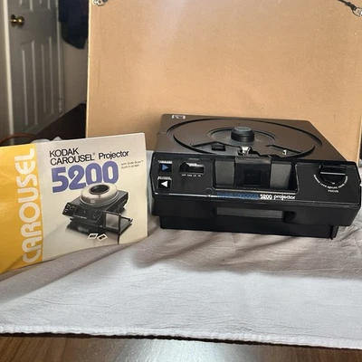 Proyector de diapositivas Kodak Carousel 5200 y manual probado FUNCIONA ver descripción Foto 1 de 4