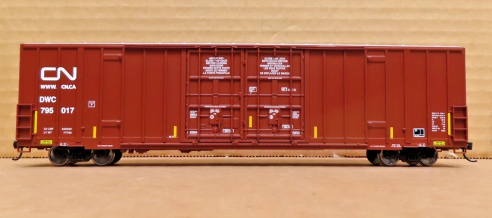 Walthers Mainline 910-2963 Canadian National DWC 795017 60' High-Cube Boxcar - Image 1 of 3