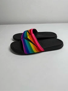 Zapatilla Nike Benassi JDI BETRUE Slide Talla 13 CD2717-001 Arco Iris Multicolor - Imagen 1 de 8