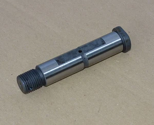 Bolzen im Blattfeder Vorderachse Deutz F2L612 D25 Traktor Pendelbolzen für Feder - Bild 1 von 1