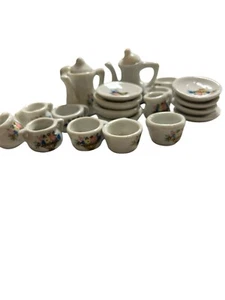 Kinder Puppenhaus Porzellan Teeservice 20 Teile handbemalt rosa/blau Blume + ein weiteres - Bild 1 von 5