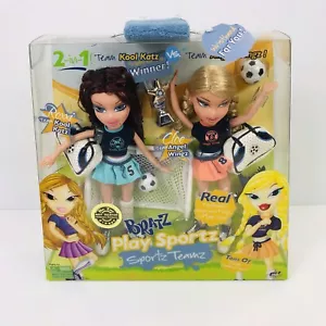 MGA Bratz 2006 Play Sportz Teamz Soccer Cloe Roxxi Doll Brat Brats Rare NIB - Picture 1 of 10