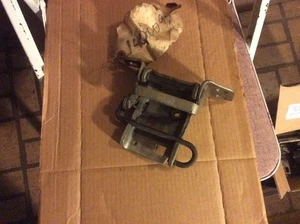 DOOR HINGE R.H. GENERAL MOTORS # 14080094 - Bild 1 von 4