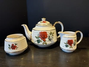 Sadler Red Rose Teapot With Creamer And Sugar Set - Picture 1 of 13