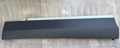 OEM NUEVO 18-23 VW TIGUAN R-LINE NEGRO REVESTIMIENTO DE MOLDURA DE PUERTA DELANTERA IZQUIERDA CON TIRA Foto 1 de 4