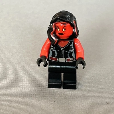 LEGO красный Женщина-Халк минифигурка 76078 Marvel Avengers она Халк мини фигурка - Изображение 1 из 4
