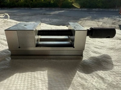 (2-3/8”) 60 mm Toolmakers Grinding Vise / Precision Vice - Image 1 of 4