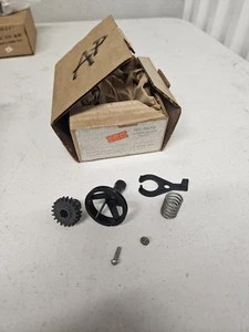 Vtg NOS Cox 8476 Sandblaster Parts Lot Worm Gear Shift Lever Coil Screw Spring - Picture 1 of 5