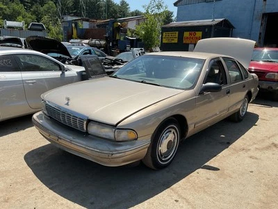 Puerta trasera derecha chevy caprice 91 92 93 94 95 96 Foto 1 de 4