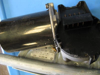 MOTOR LIMPIAPARABRISAS AUDI A6 4B1955113 1998-99-2000-2001 Foto 1 de 3