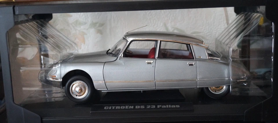 NOREV 1/18 - CITROËN DS 23 PALLAS - 1972 - Photo 1/4