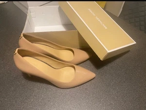 Michael Kors Heels 7 - Picture 1 of 6