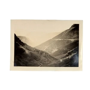 Vtg B&W Photo Found 1940s Yellowstone Park Mountains Trail Cloudy Snapshot - Picture 1 of 4