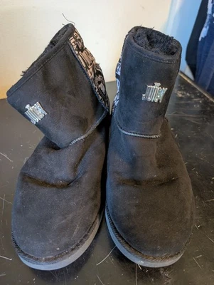 Botas JUICY COUTURE para mujer 8 negras graffiti invierno piel de oveja pantorrilla baja EXCELENTES Foto 1 de 3