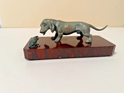 Chien et  grenouille, sculpture dans le style de Dubucand - Photo 1/4