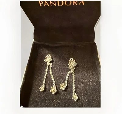Pendientes colgantes Pandora SS y 14k Forever Bloom “solo encanto” leer color plata Foto 1 de 4